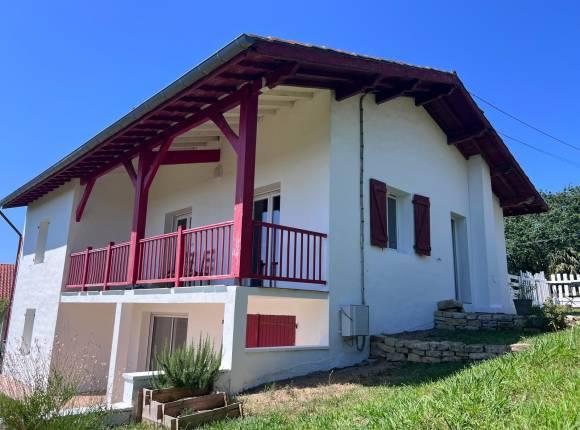 Maison à fort potentiel – Vue panoramique sur la Rhune et les montagnes