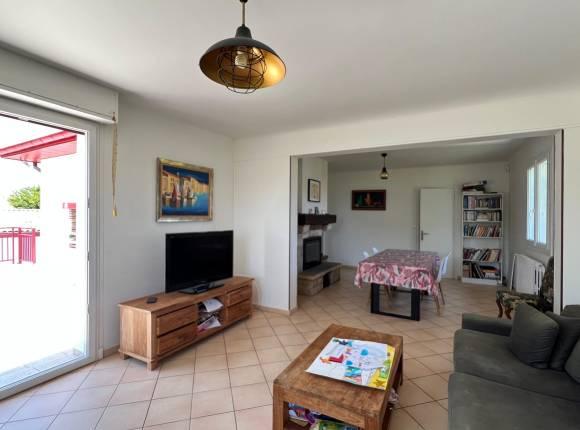 Maison de 172 m2, vue montagne, terrain de 1 427 m2