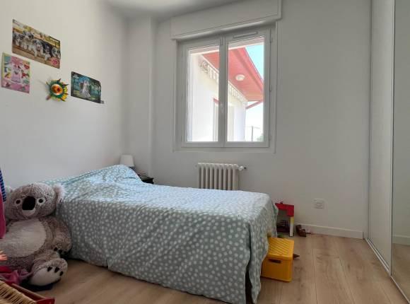 Maison de 172 m2, vue montagne, terrain de 1 427 m2