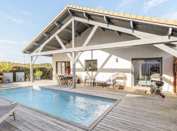 Maison de plain-pied contemporaine à Bassussarry