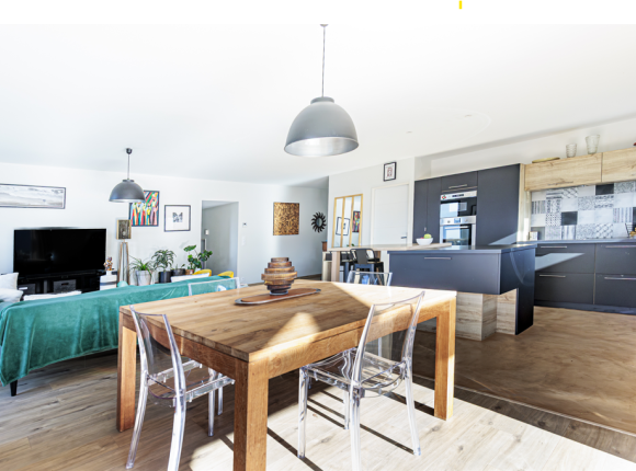 Maison de plain-pied contemporaine à Bassussarry