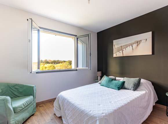 Maison de plain-pied contemporaine à Bassussarry