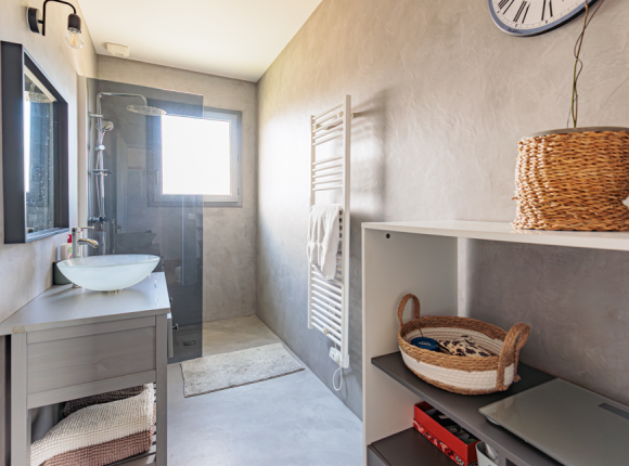 Maison de plain-pied contemporaine à Bassussarry