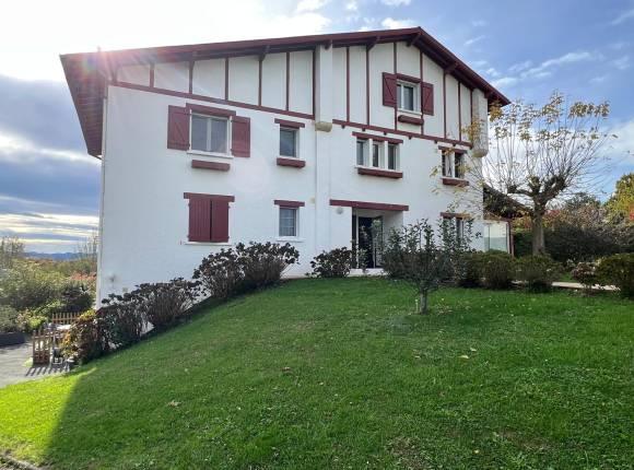 Appartement de 84 m², vue Rhune