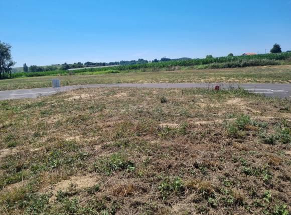 Terrain plat entre Bidache et Saint Palais