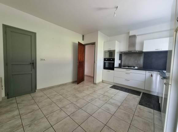 Spacieuse maison avec vue montagnes