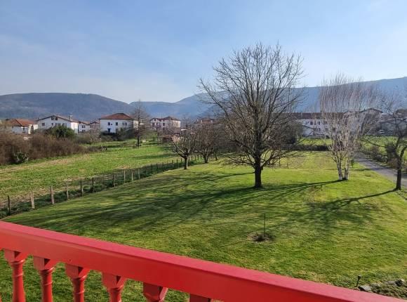 Spacieuse maison avec vue montagnes