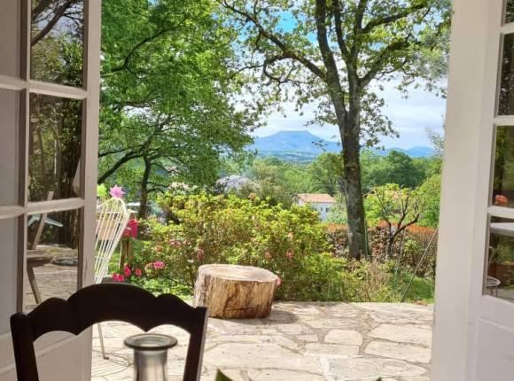 Maison de charme avec vue montagne & potentiel unique