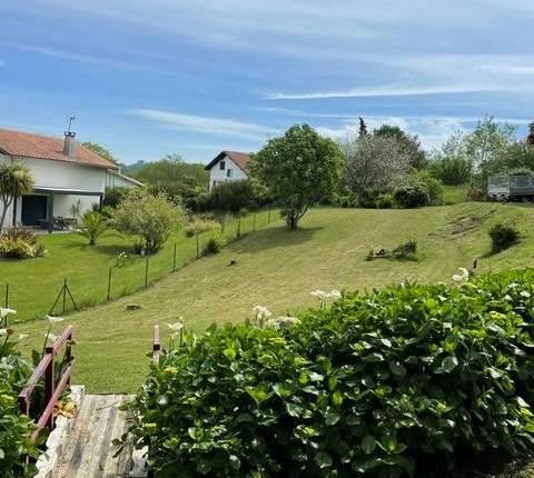 Terrain de 713 m²