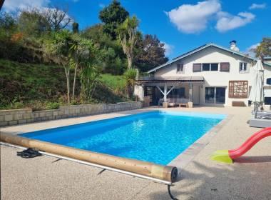 Maison / Villa 8 pièces m²