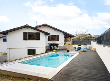 MAISON 164 m² AVEC PISCINE, BASSUSSARRY, TERRAIN DE 747 m²