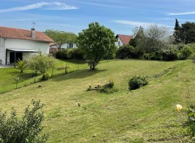 Terrain de 713 m²